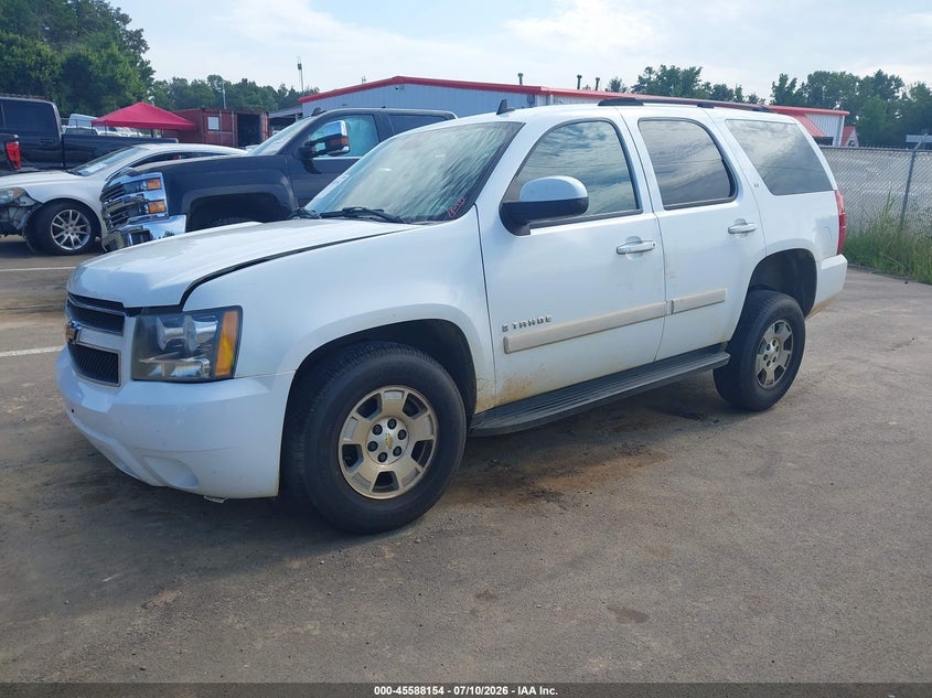2007 Chevrolet Tahoe, Right Front, IAAI, VIN 1GNFC13007J103787 — photo 2