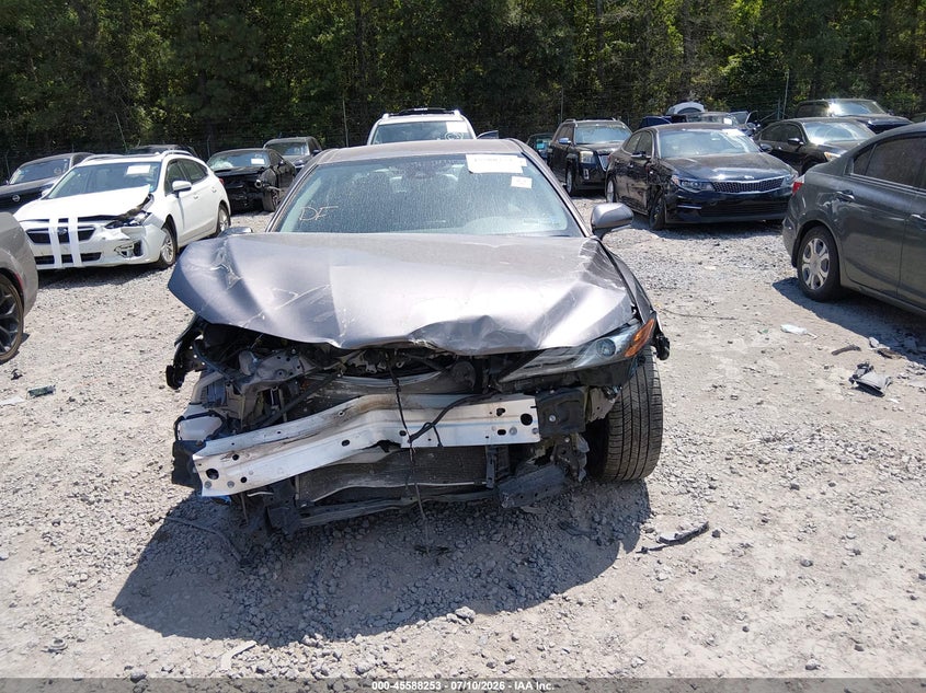 TOYOTA CAMRY - zdjęcie 12