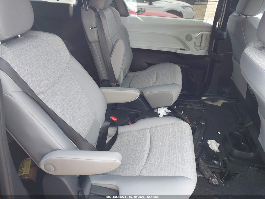 2026 TOYOTA SIENNA auction photo 8