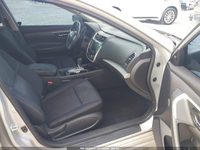 2017 NISSAN ALTIMA auction photo 5