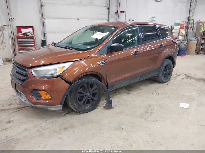 2017 Ford Escape, Левый перёд, IAAI, VIN 1FMCU0F75HUE13800 — фото 2
