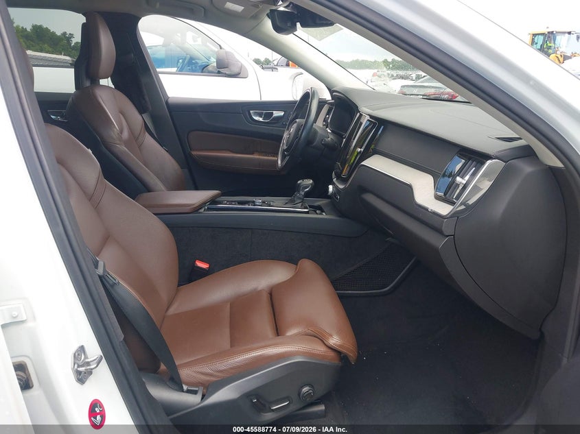 2018 Volvo Xc60 T5 Inscription VIN: YV4102RL0J1004586 Lot: 45588774