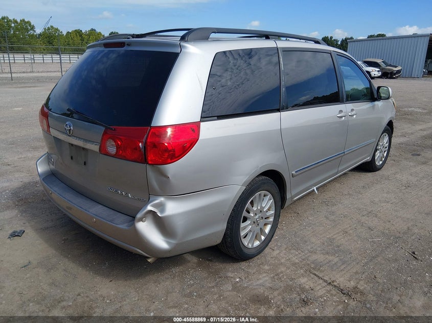 2010 TOYOTA SIENNA auction photo 4