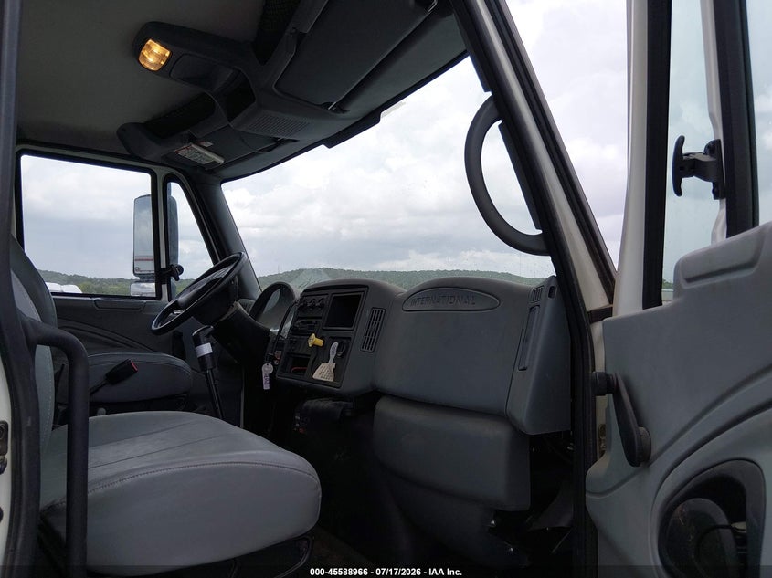 2006 INTERNATIONAL 7000 auction photo 5