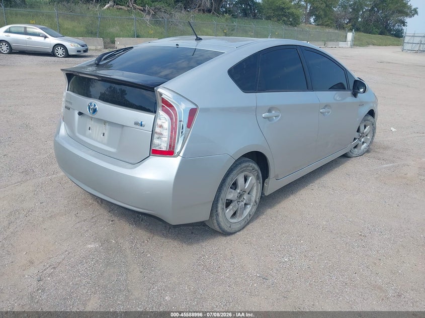 2014 TOYOTA PRIUS auction photo 4