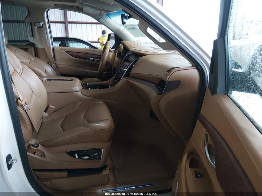 2016 CADILLAC ESCALADE auction photo 5