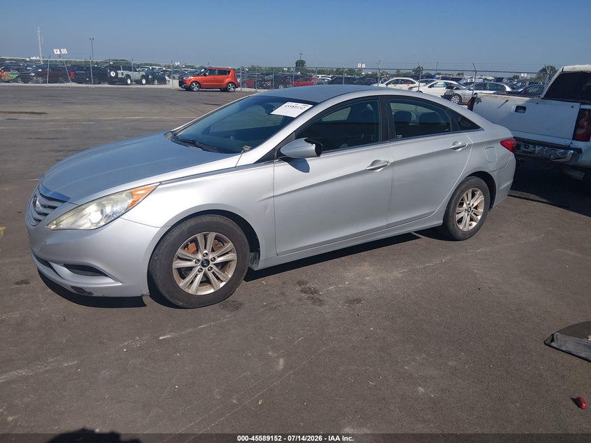2013 Hyundai Sonata, Неизвестно, IAAI, VIN 5NPEB4AC2DH758785 — фото 2
