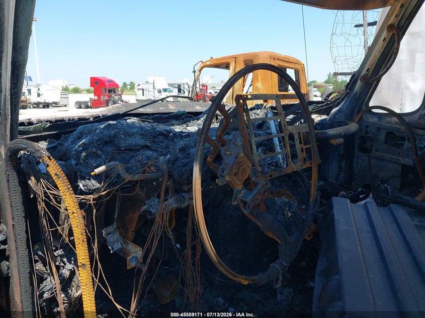 2002 INTERNATIONAL 4000 auction photo 6