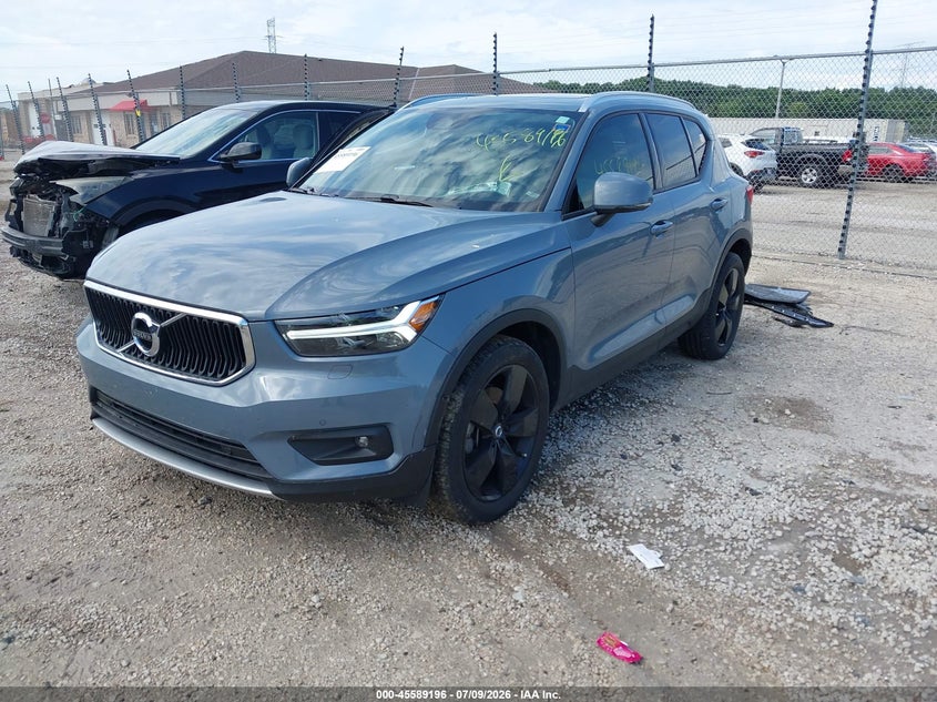 2022 Volvo XC40, Right Side, IAAI, VIN YV4162UK6N2715769 — photo 2
