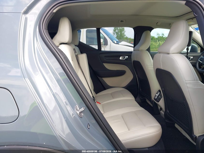2022 Volvo Xc40 T5 Momentum VIN: YV4162UK6N2715769 Lot: 45589196