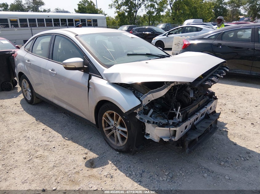 Vin: 1fadp3f2xfl270051, lot: 46087623, ford focus se 2015 img_1
