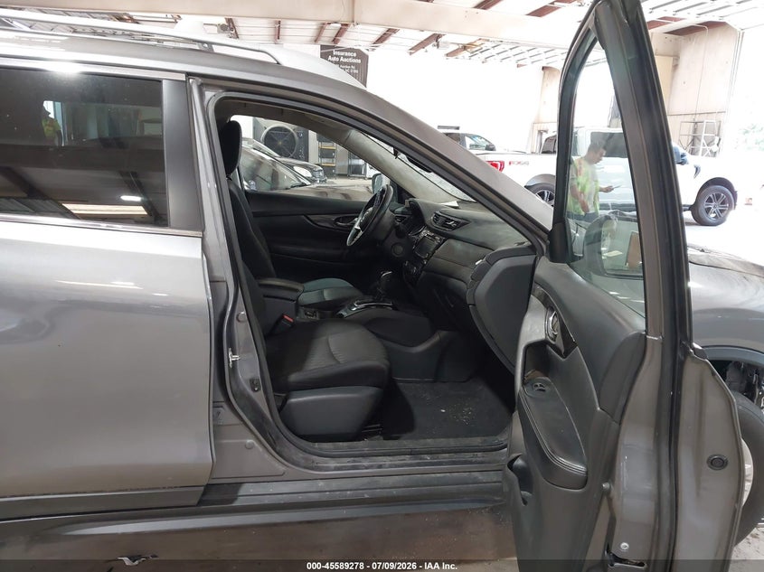 2020 NISSAN ROGUE auction photo 5