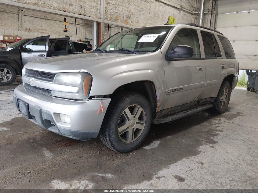 2004 CHEVROLET TRAILBLAZER auction photo 2