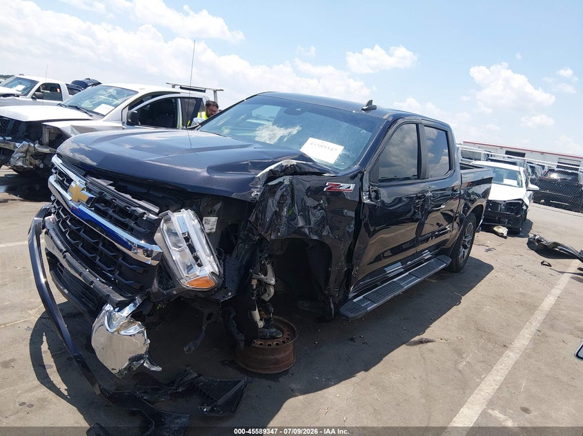 2024 Chevrolet Silverado, Left Front, IAAI, VIN 2GCUDDED6R1258498 — photo 2