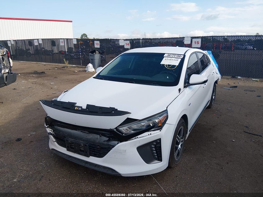 2017 HYUNDAI IONIQ HYBRID auction photo 2