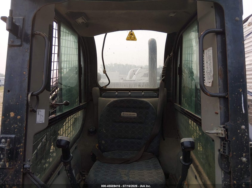 2019 NEW HOLLAND C232 LOADER auction photo 5