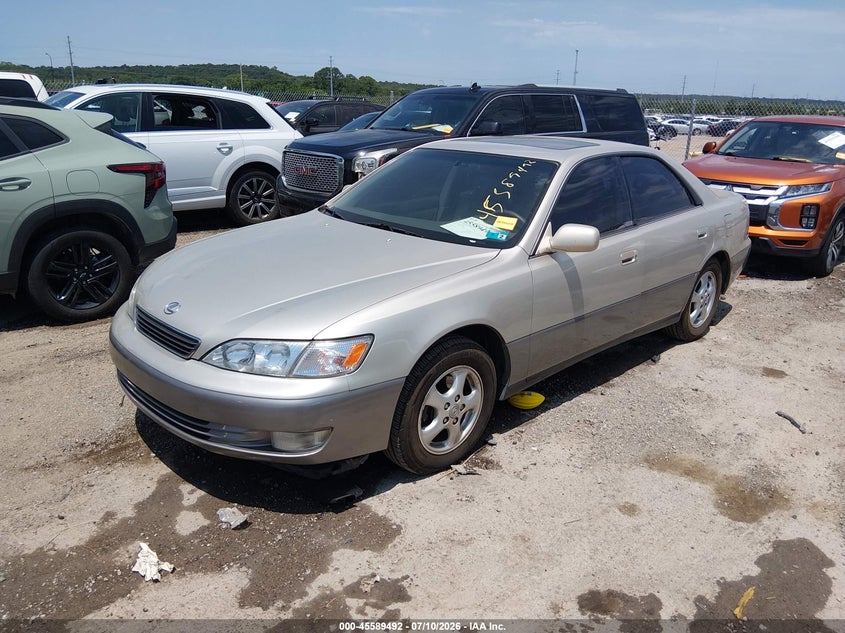 1997 LEXUS ES 300 auction photo 2