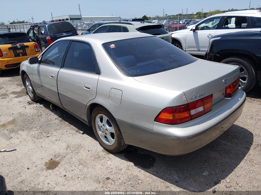 1997 LEXUS ES 300 auction photo 3
