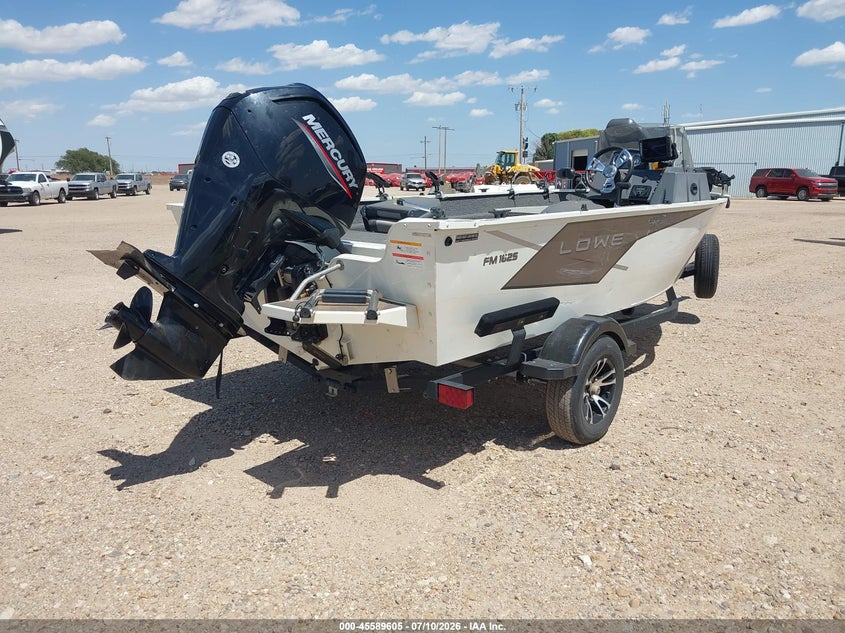 2023 LOWE BOAT 17' auction photo 4