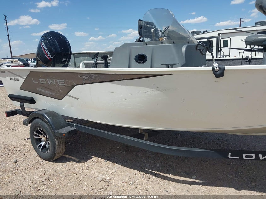 2023 LOWE BOAT 17' auction photo 6