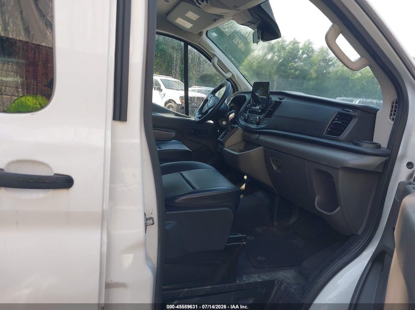 AtlanticExpress - Ford Transit-150