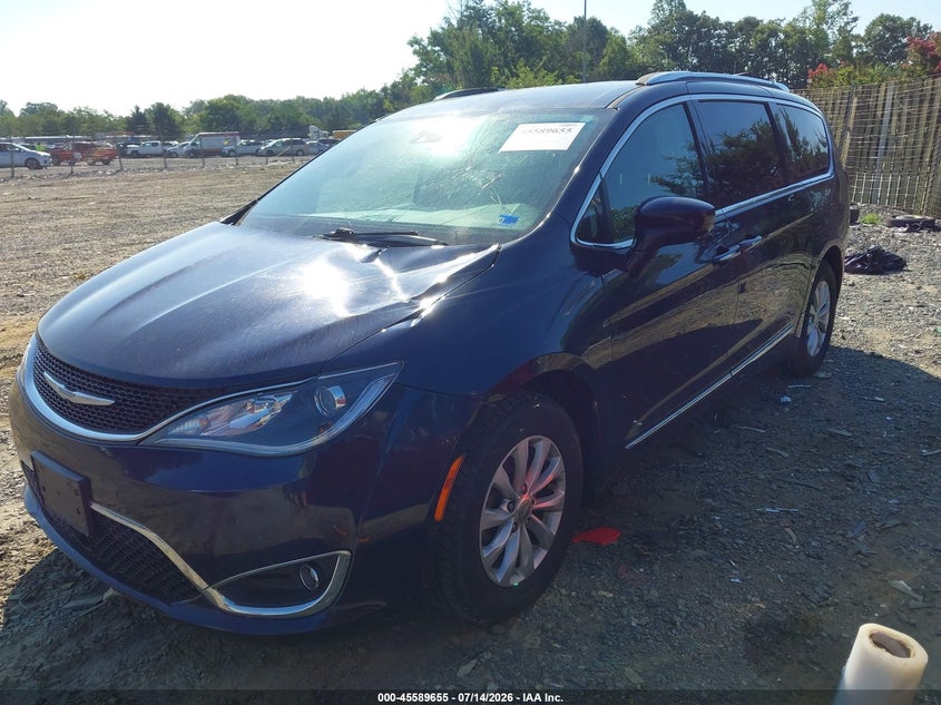 2018 CHRYSLER PACIFICA auction photo 2