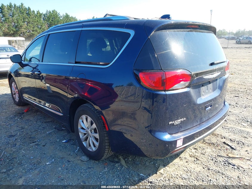 2018 CHRYSLER PACIFICA auction photo 3