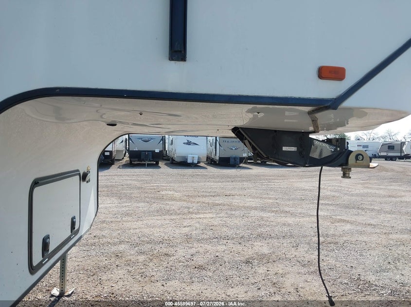 2013 CROSSROADS RV CRUISER PATROITM- auction photo 7