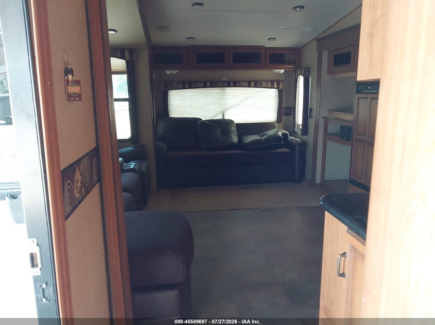 2013 CROSSROADS RV CRUISER PATROITM- auction photo 8