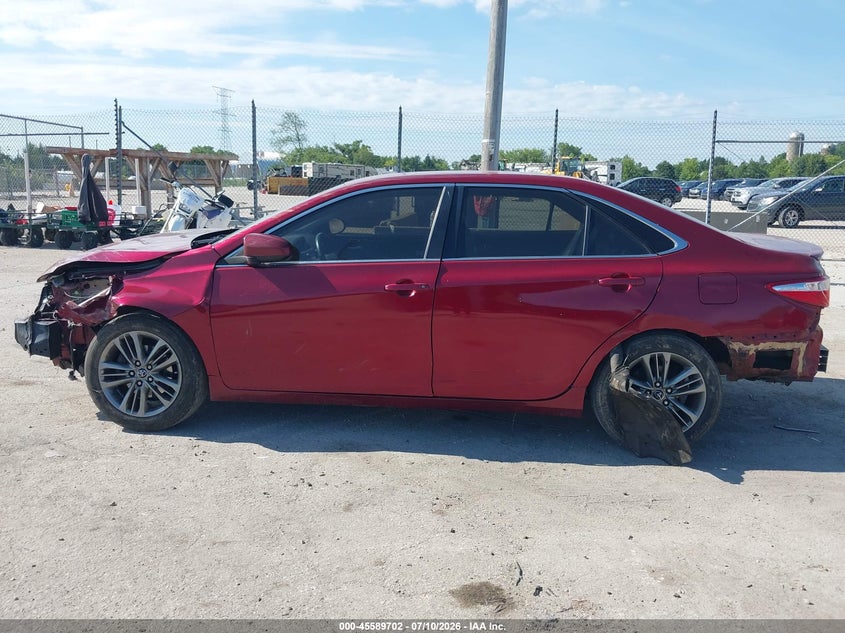 TOYOTA CAMRY - zdjęcie 15