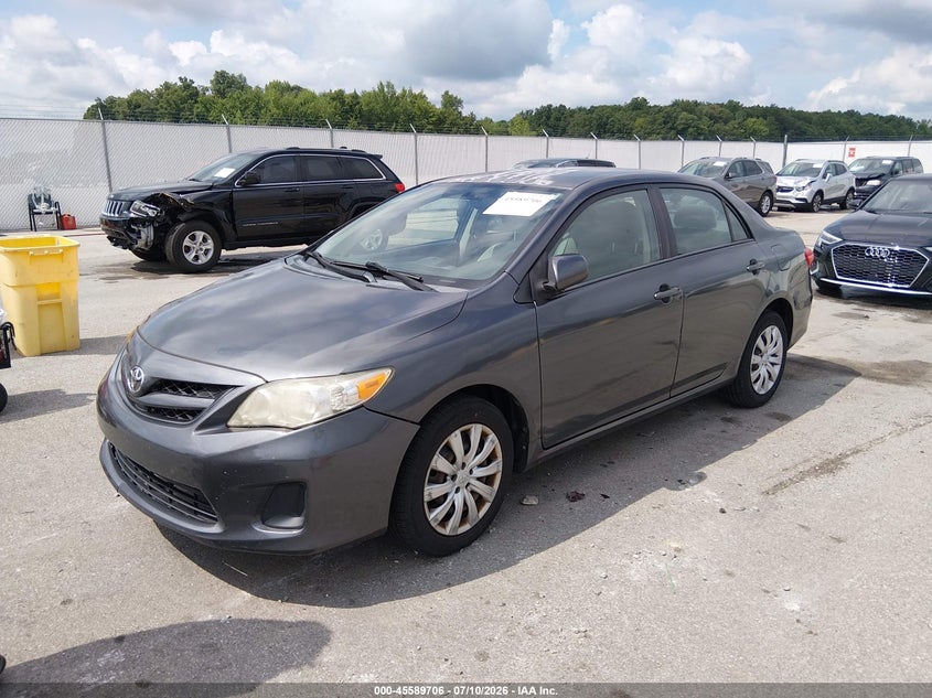 2012 Toyota Corolla, Right Front, IAAI, VIN 2T1BU4EE8CC781157 — photo 2