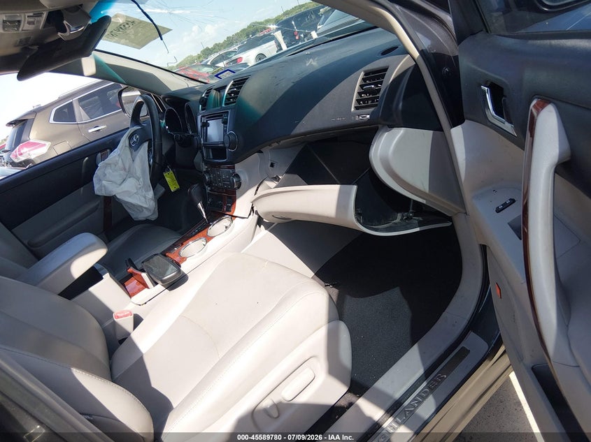 2013 TOYOTA HIGHLANDER auction photo 5