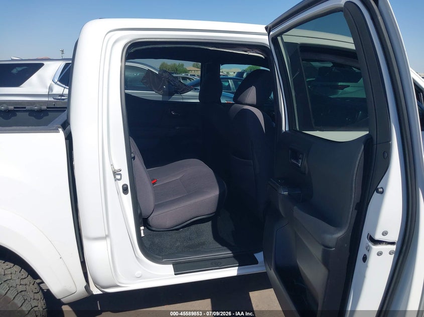 2019 TOYOTA TACOMA auction photo 8