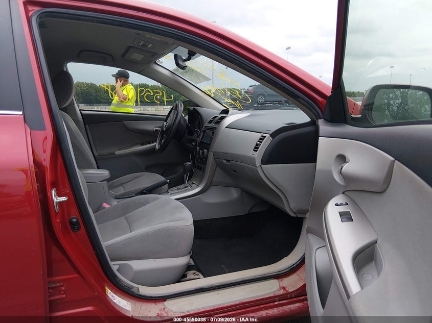 2013 TOYOTA COROLLA auction photo 5