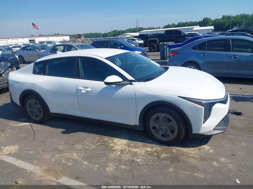 2026 KIA K4 LX · Фото 13