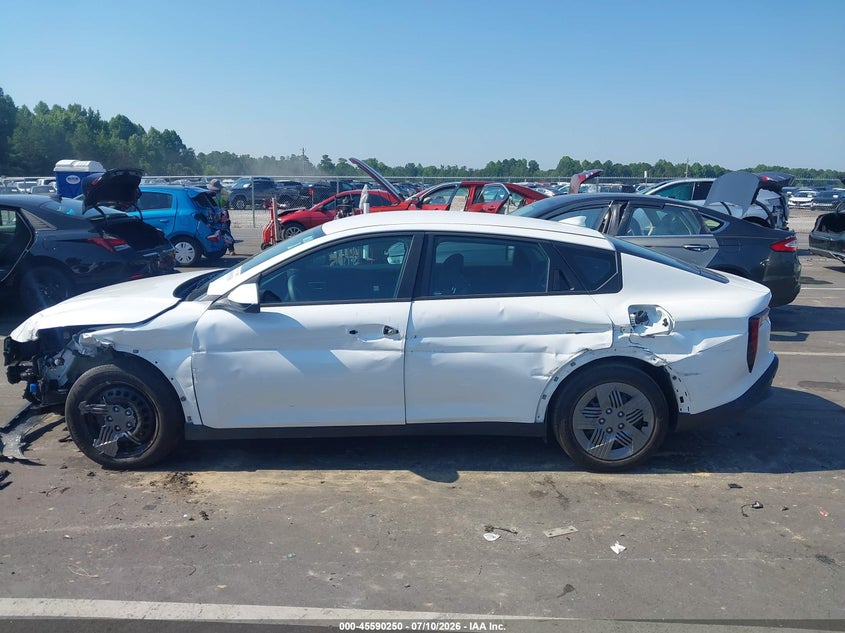 2026 KIA K4 LX · Фото 14