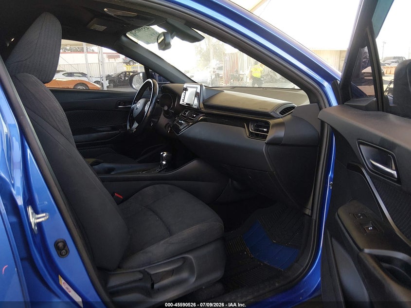 2018 TOYOTA C-HR auction photo 5