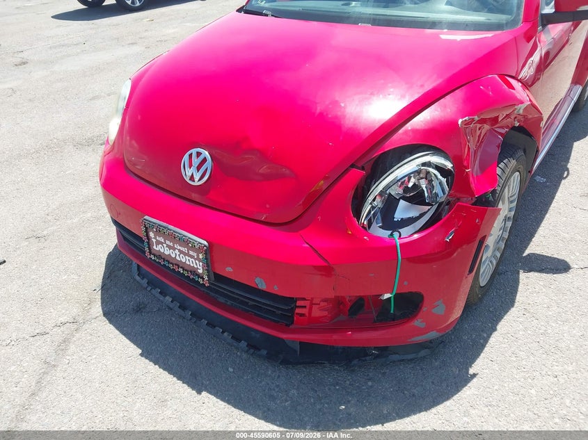 2014 Volkswagen Beetle 2.5L VIN: 3VWJP7AT9EM612992 Lot: 45590605