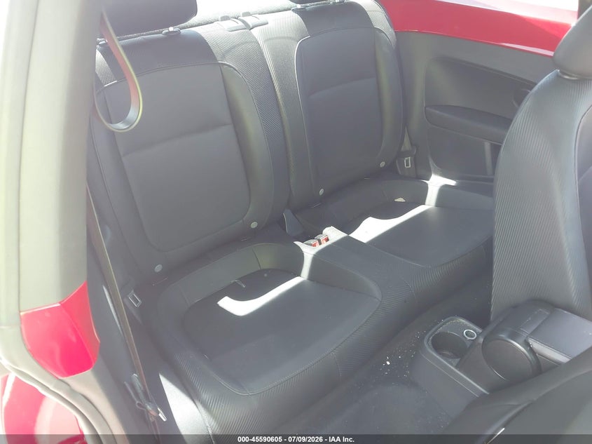 2014 Volkswagen Beetle 2.5L VIN: 3VWJP7AT9EM612992 Lot: 45590605