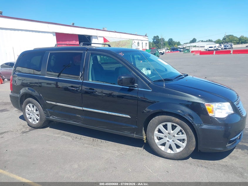 2014 CHRYSLER TOWN & COUNTRY auction photo 6