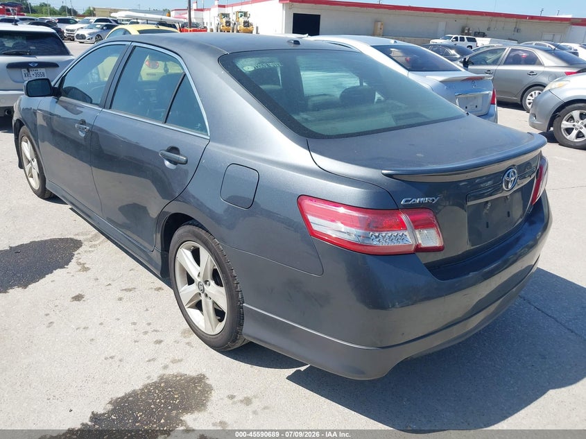 2011 TOYOTA CAMRY auction photo 3