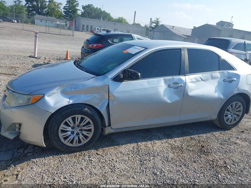 2014 TOYOTA CAMRY auction photo 6