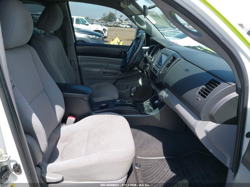 2013 TOYOTA TACOMA auction photo 5