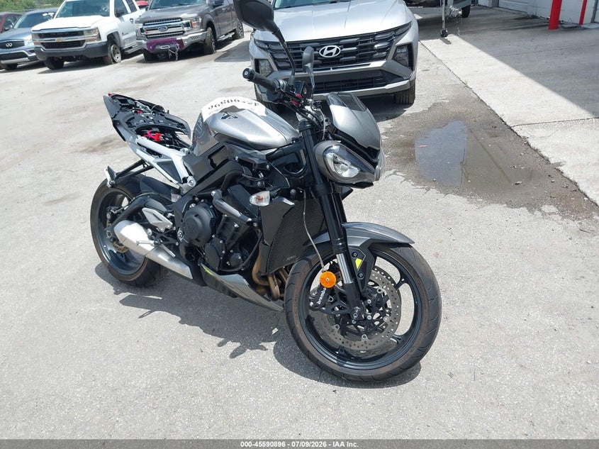 2024 TRIUMPH MOTORCYCLE STREET TRIPLE auction photo 1