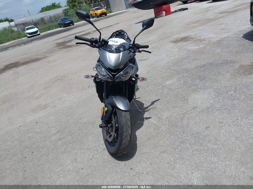 2024 TRIUMPH MOTORCYCLE STREET TRIPLE auction photo 5