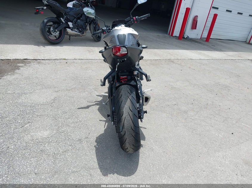 2024 TRIUMPH MOTORCYCLE STREET TRIPLE auction photo 6