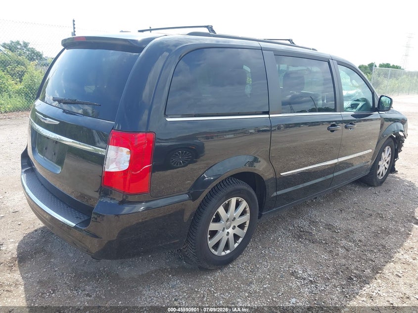 2014 CHRYSLER TOWN & COUNTRY auction photo 4