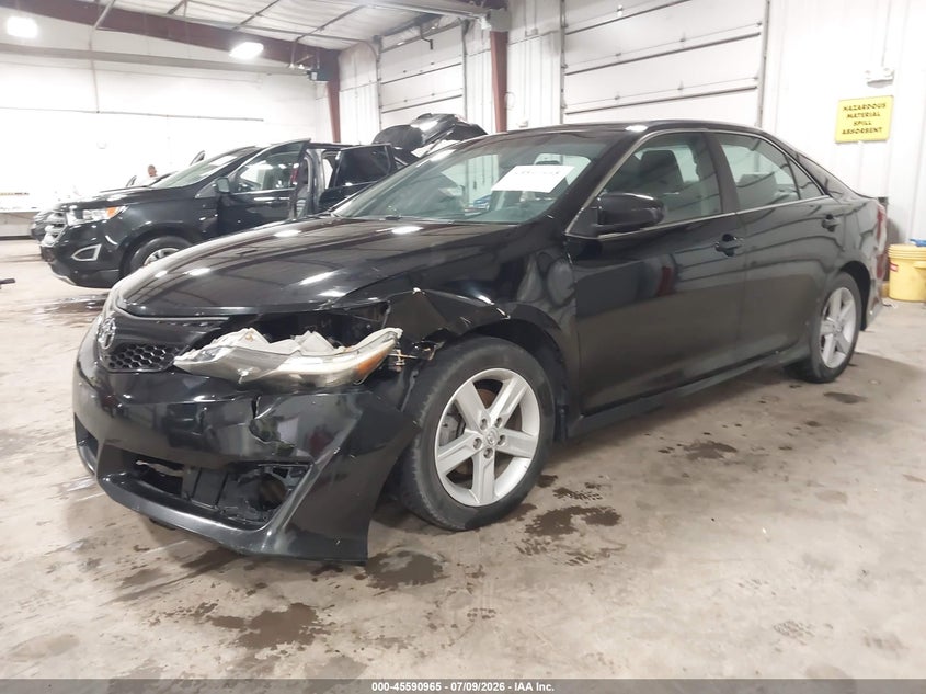 2014 Toyota Camry, Left Front, IAAI, VIN 4T1BF1FK7EU332678 — photo 2