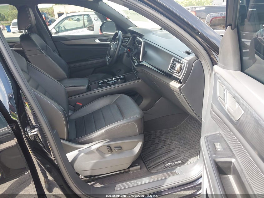 2024 VOLKSWAGEN ATLAS CROSS SPORT auction photo 5