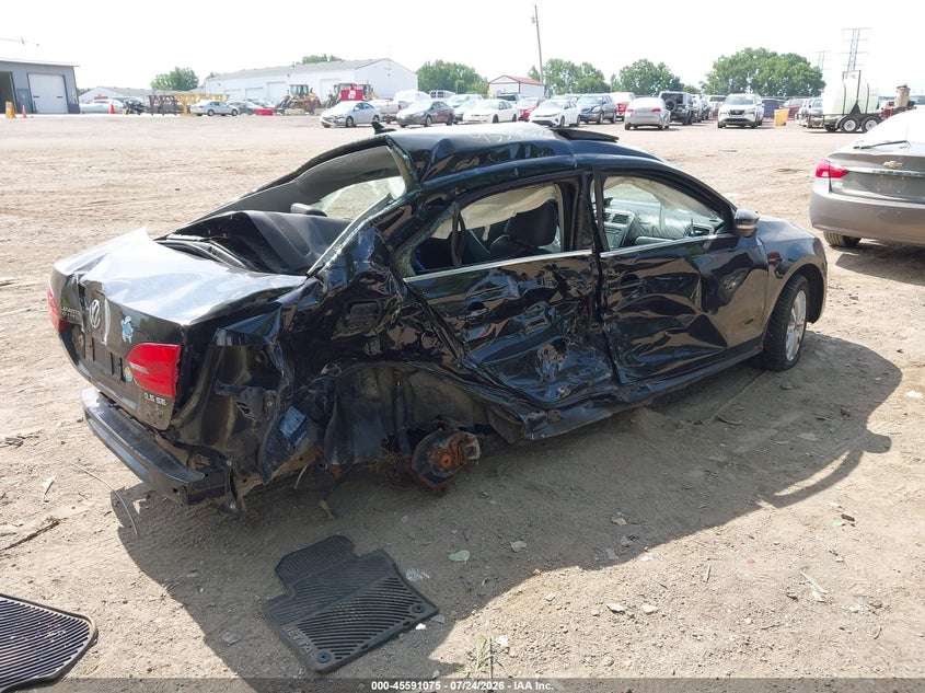 2013 VOLKSWAGEN JETTA auction photo 4